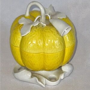 Vista Allegra yellow porcelain pumpkin lidded bowl. Made in Portugal. 5.5”H
